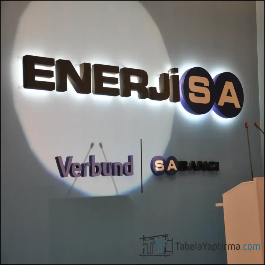 Enerjisa Kurumsal Etkinlik Sahnesi ve Işıklı Logo Uygulaması