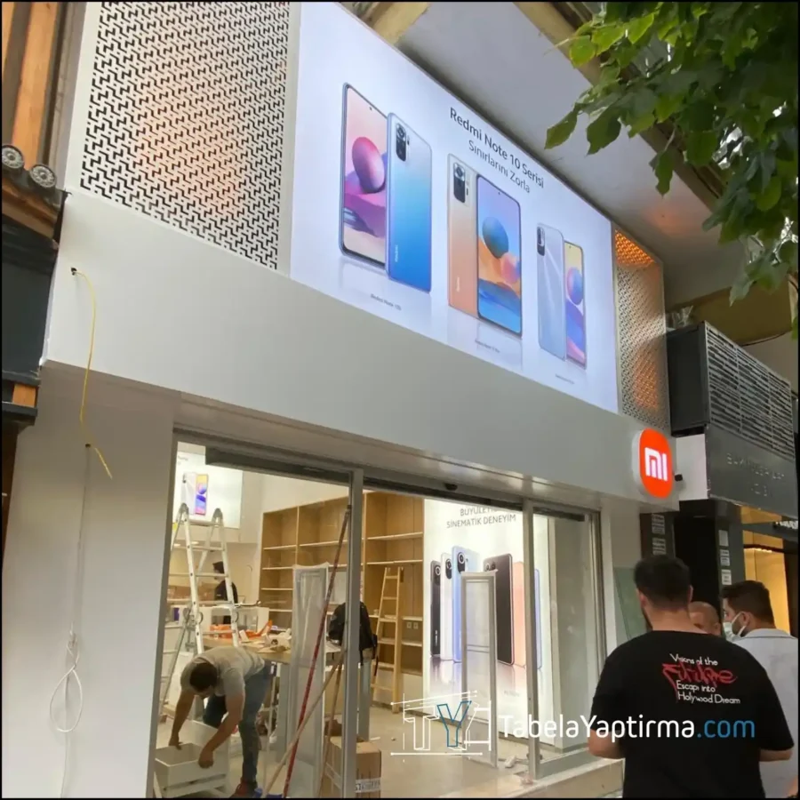 Xiaomi Mağaza Cephe Tabelası ve Ürün Teşhir Standı Projesi